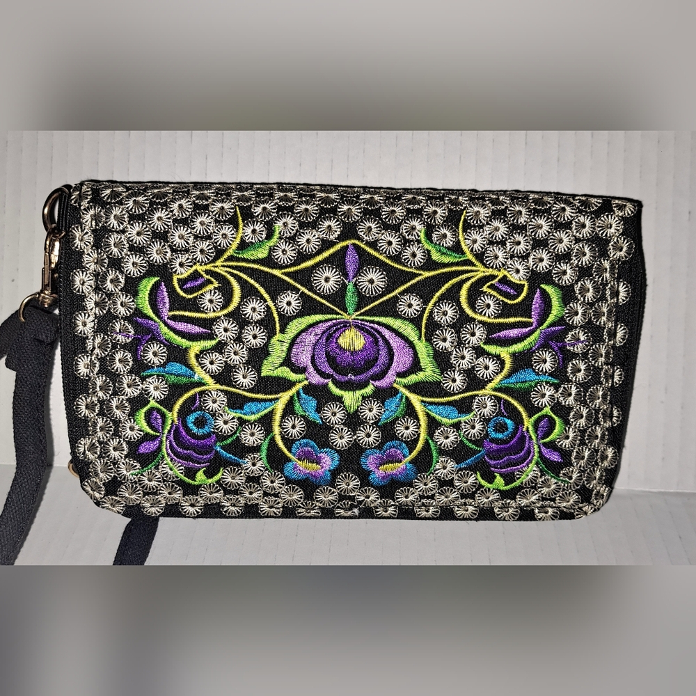 Over the shoulder Purse/wallet New, but no tags.